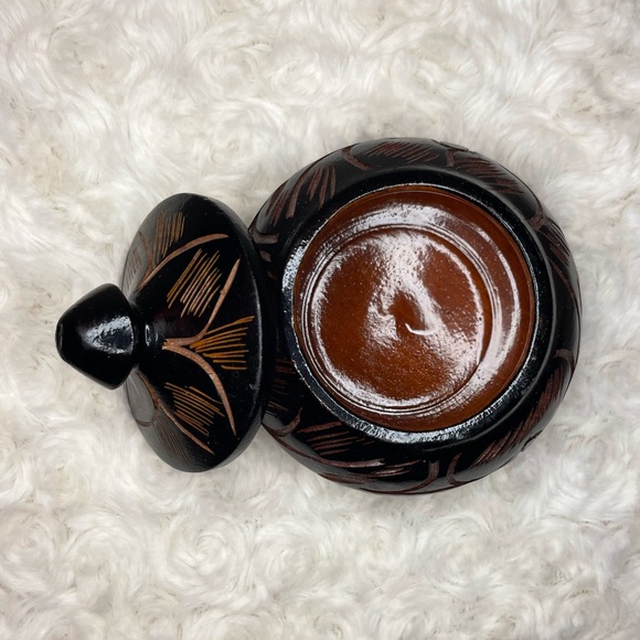 An Etched Hand Carved Wooden Round Trinket, Spice, Salt, tobacco Box With Lid - Picture 5 of 9